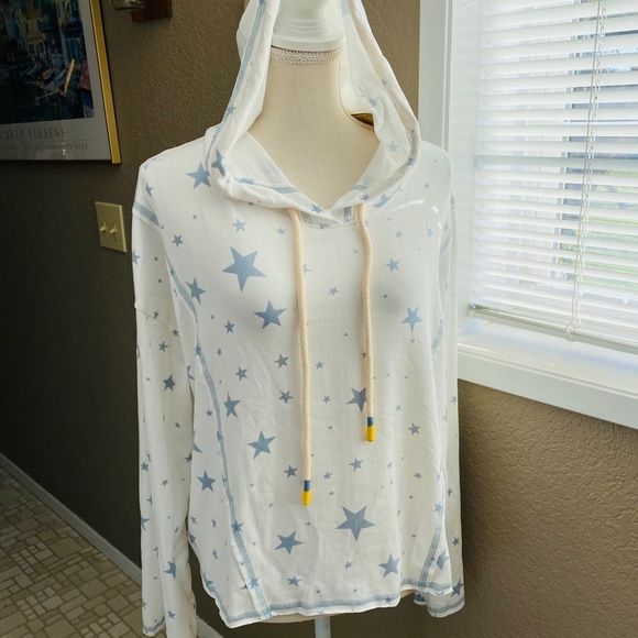 Vintage Havana Tops - Vintage Havana star cropped hoodie, Sz. L